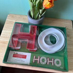 Christmas Celebrate It Red and White Holiday Sign Set